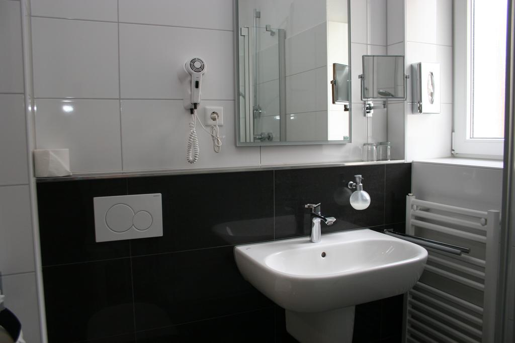 Hotel Petersen Bad Zwischenahn Bagian luar foto
